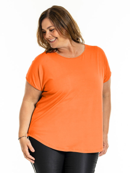 GITTE - Plus Size T-shirt from Gozzip