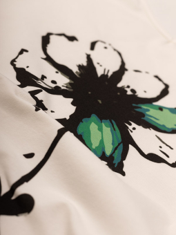 ADCINDY - Plus Size T-shirt from Adia