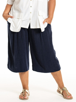 KATALIN - Plus Size Shorts from Gozzip