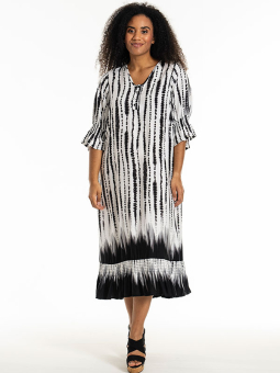 GENA - Plus Size Dress from Studio