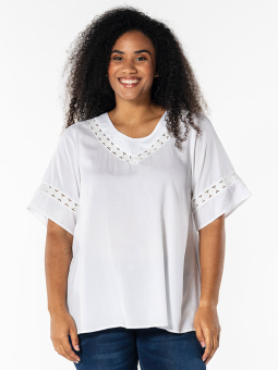 KISA - Plus Size T-shirt from Studio