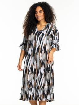 GENA - Plus Size Dress from Studio