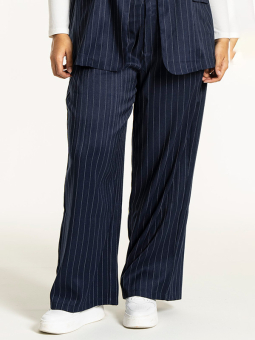 NIRA - Plus Size Pants from Studio
