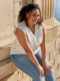 CARTHYRA - Plus Size Blouse from Only Carmakoma